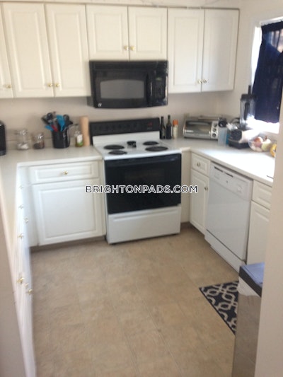 Brighton 3 Beds 2 Baths Boston - $3,850