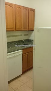 Northeastern/symphony Studio 1 Bath Boston - $2,400 No Fee