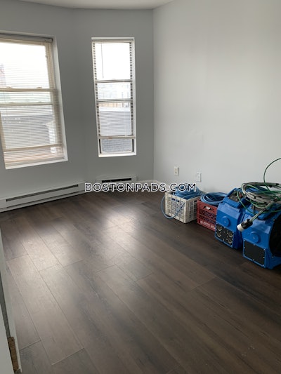 Lynn 2 Bed 1 Bath LYNN $2,100 - $2,100