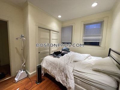 Newton 1 Bed 1 Bath  Newton Corner - $2,450