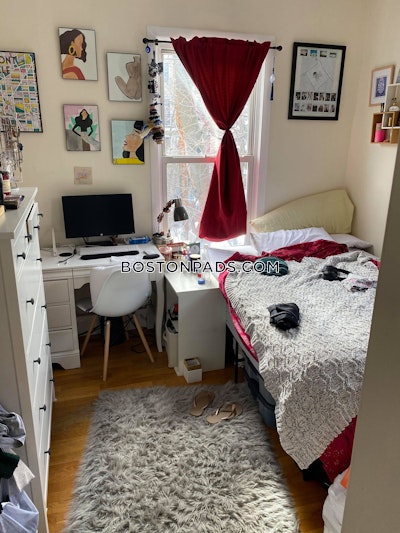 Brookline 4 Bed 2 Bath BROOKLINE- BOSTON UNIVERSITY $5,200  Boston University - $5,500 50% Fee