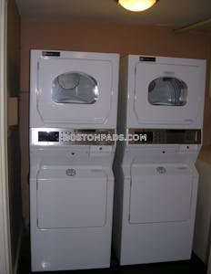 Back Bay 3 Beds 1 Bath Boston - $2,895 No Fee