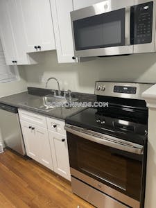 Somerville Studio Apartment in Perfect Davis Square Location  Davis Square - $2,550
