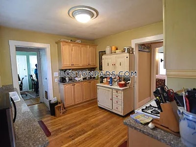 Newton 3 Bed 1.5 Bath NEWTON  Newton Centre - $3,600