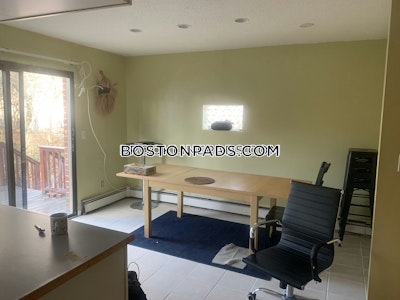 Brookline 5 Bed 3.5 Bath BROOKLINE- BOSTON UNIVERSITY $6,800  Boston University - $6,800