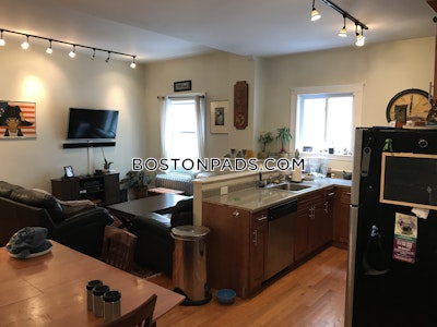 Somerville 3 Beds 1 Bath  Winter Hill - $3,850