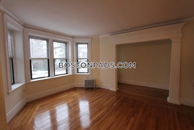 Brookline 2 Beds 1 Bath  Boston University - $4,100