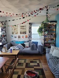 Somerville 4 Bed 2 Bath SOMERVILLE  Davis Square - $3,200