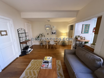 Brookline Spacious Coolidge Corner 3BA 1BA Apartment  Coolidge Corner - $4,450