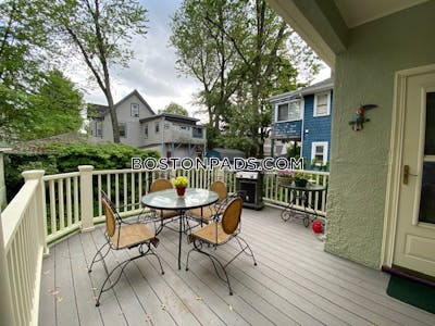 Somerville 6 Bed 2.5 Bath on Chetwynd Ave in SOMERVILLE  Tufts - $9,300