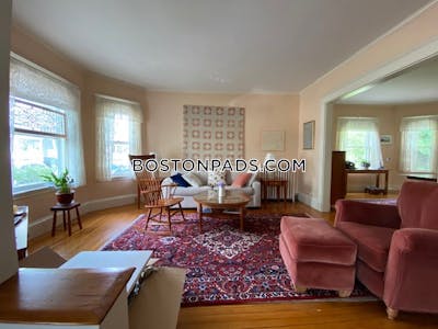 Somerville 6 Beds 2.5 Baths  Tufts - $6,000 No Fee