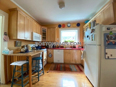 Somerville 6 Beds 2.5 Baths  Tufts - $7,350