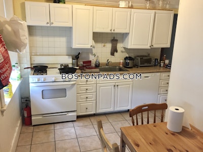 Brookline 3 Bed, 1 Bath Unit  Boston University - $4,900