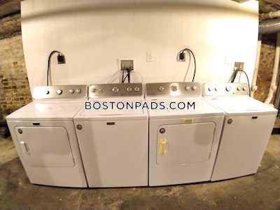 East Boston 3 Bed, 1 Bath Unit Boston - $3,410 No Fee