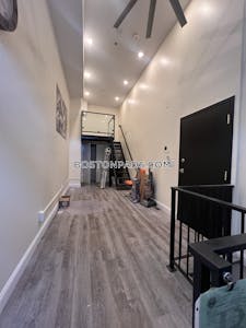 Brookline Newly Renovated 1 bed 1 bath available NOW on Commonwealth Ave in Boston!   Boston University - $3,200
