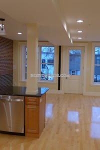 East Boston 2 Beds 1 Bath Boston - $2,800