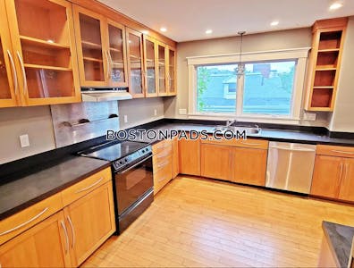 Brookline 3 Beds 1 Bath  Washington Square - $4,500