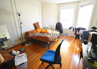 Malden 2 Bed 1 Bath MALDEN $2,500 - $2,500