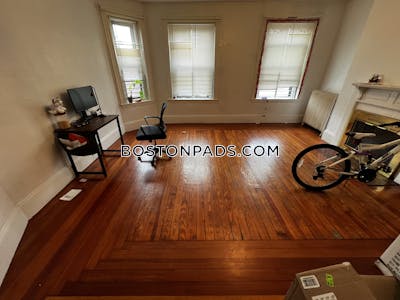 Fort Hill 3 Beds 1 Bath Boston - $3,750