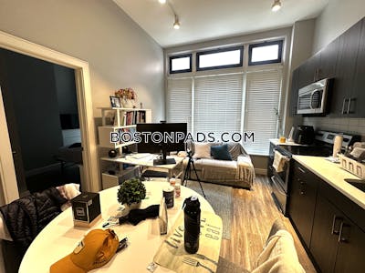Lynn 1 Bed 1 Bath - $1,875 No Fee