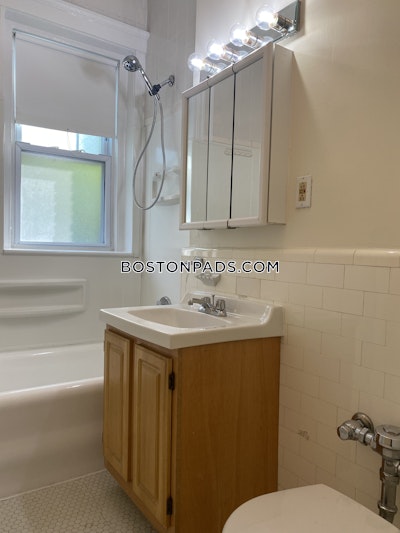 Brookline 3 Bed 1 Bath BROOKLINE- COOLIDGE CORNER $4,300  Coolidge Corner - $4,300 No Fee