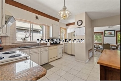 Medford 6 Beds 2 Baths on George St. in Medford  Tufts - $8,200