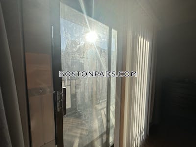 Newton 1 Bed 1 Bath NEWTON  Newtonville - $2,100 No Fee