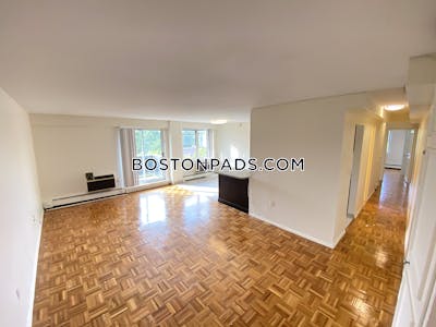 Brookline 3 Bed 1.5 Bath BROOKLINE- BOSTON UNIVERSITY $4,950 Boston University - $4,800 No Fee