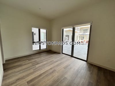 Newton Newly renovated Studio 1 bath available NOW on Los Angeles St in Newton!   Newtonville - $2,788