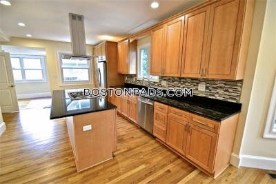 Somerville 2 Bed 2.5 Bath SOMERVILLE  Tufts - $3,450 No Fee