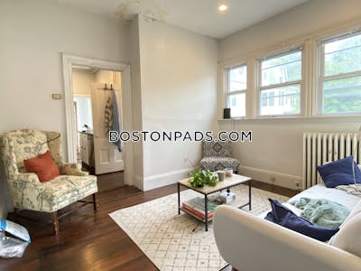 Somerville 5-Bedroom 1-Bath Light Filled Stylish Somerville Apartment  Tufts - $5,000