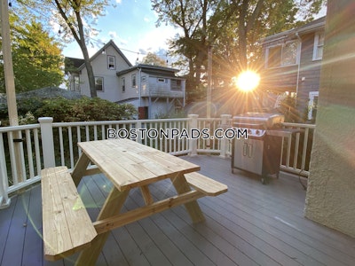 Somerville 5 Beds 2.5 Baths Tufts  Tufts - $6,600