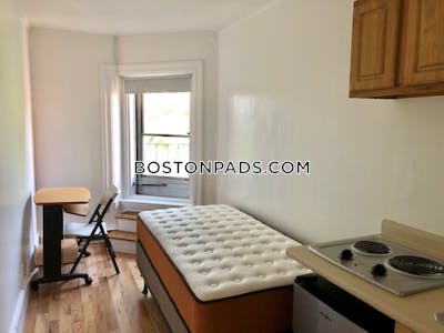 Brookline 0 Bed 1 Bath BROOKLINE- LONGWOOD AREA $1,795  Longwood Area - $1,795 No Fee