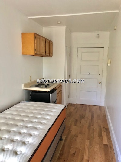 Brookline Studio Brookline  Longwood Area - $1,795