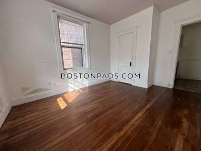 Brookline 1 Bed 1 Bath BROOKLINE- COOLIDGE CORNER $2,600  Coolidge Corner - $2,600 No Fee