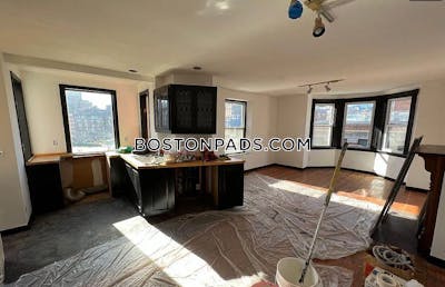 North End Renovated 2 bed 1 bath available NOW on North St in the North End! Boston - $3,600