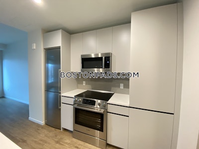 Seaport/waterfront Beautiful 1 bed 1 bath available NOW on Seaport Blvd in Boston!  Boston - $4,385