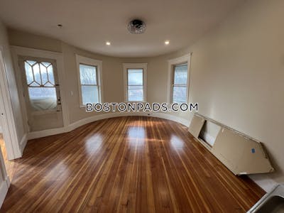 Dorchester Newly renovated 2 bed 1 bath available NOW on Columbia Rd in Dorchester! Boston - $2,650 50% Fee