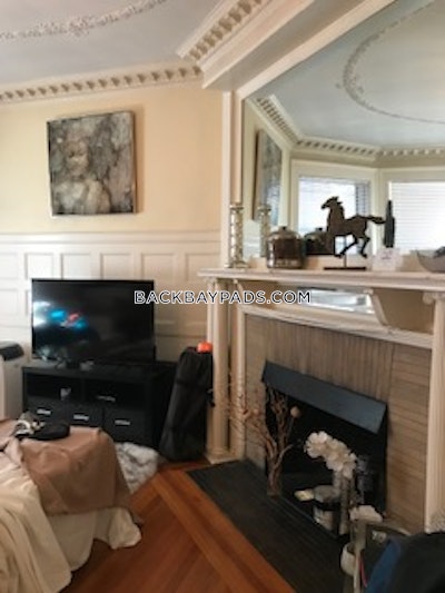 Back Bay 2 Bed, 1 Bath Unit Boston - $4,750