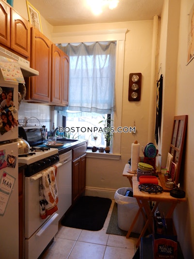 Northeastern/symphony Studio 1 Bath Boston - $2,500