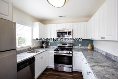 Saugus Apartment for rent 2 Bedrooms 2 Baths - $3,184 75% Fee