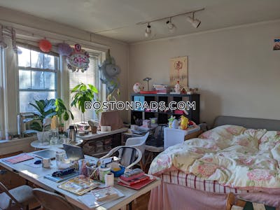 Brookline 1 Bed 1 Bath  Washington Square - $2,400 No Fee