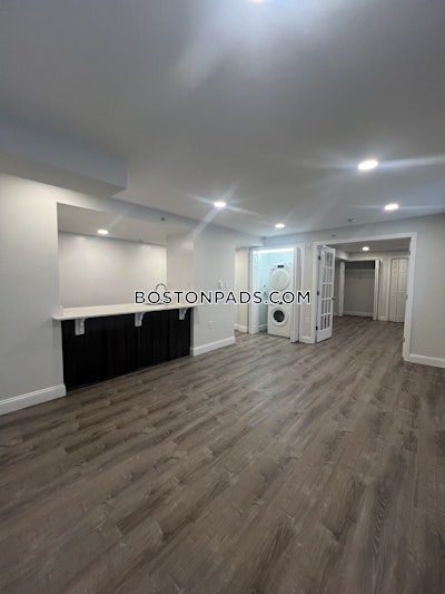 Newton 1 Bed 1 Bath NEWTON  Newton Corner - $2,400