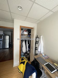 Chinatown 2 Beds 1 Bath Boston - $3,100