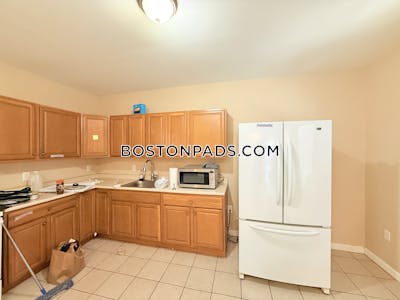 Lowell 4 bedroom 2 baths in LOWELL - $3,600
