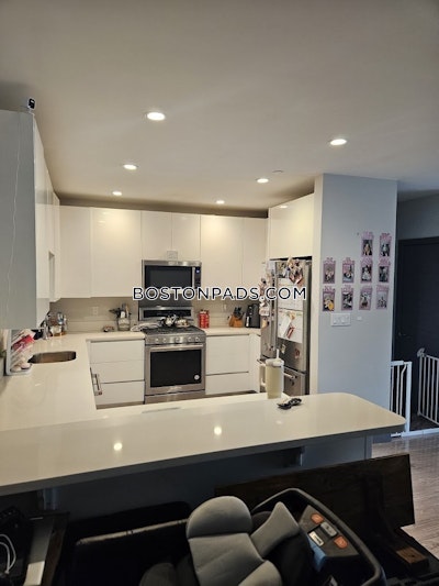 Quincy 2 bedroom 2 baths in QUINCY  North Quincy - $3,100 No Fee
