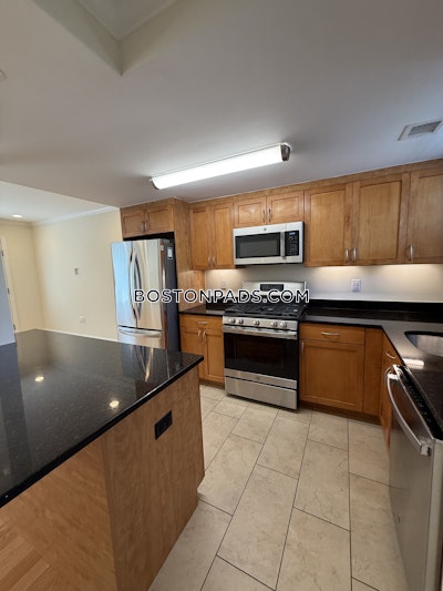 Brookline Apartment for rent 2 Bedrooms 1 Bath  Chestnut Hill - $3,820 No Fee