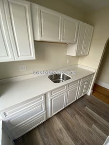 Malden 2 Beds 1 Bath - $2,200 No Fee
