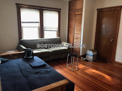 Medford 3 Beds 1 Bath  Tufts - $4,050